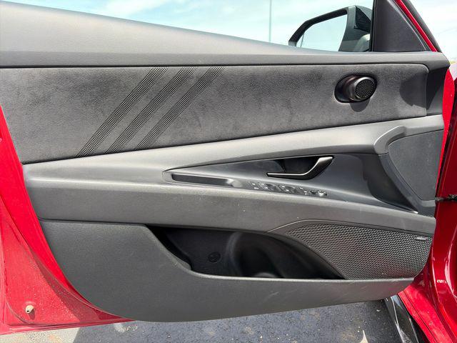 2025 Hyundai Elantra Base
