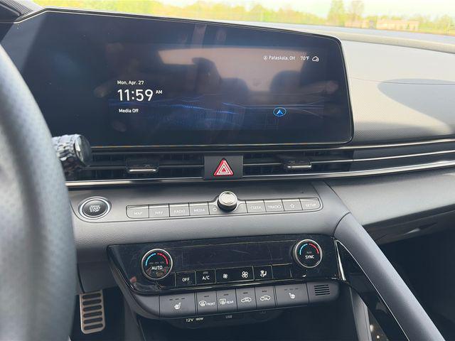 2025 Hyundai Elantra Base