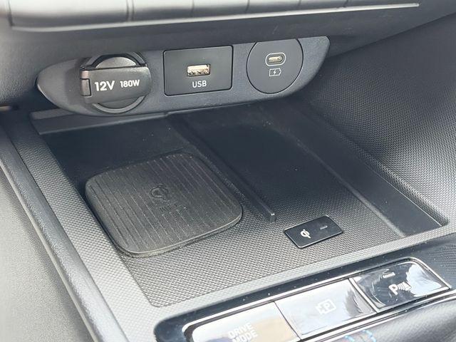 2025 Hyundai Elantra Base