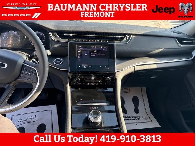 2023 Jeep Grand Cherokee Laredo 4x4