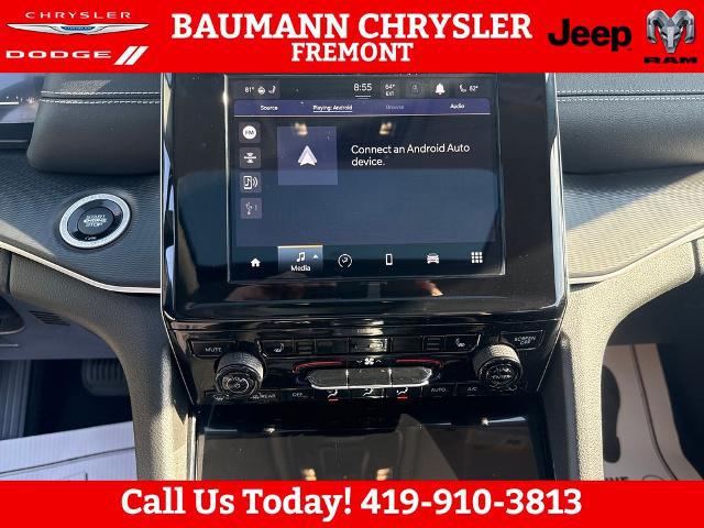 2023 Jeep Grand Cherokee Laredo 4x4