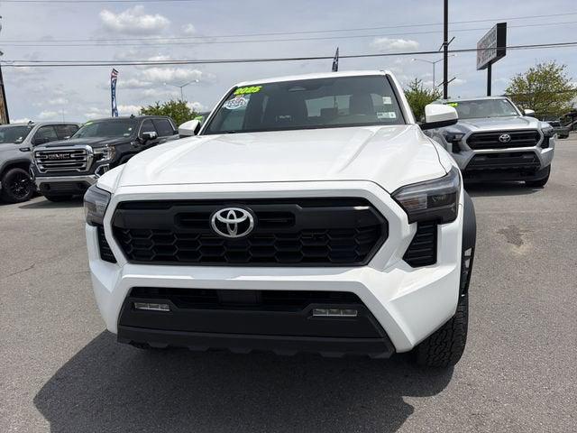 2025 Toyota Tacoma SR 2025 Toyota Tacoma SR