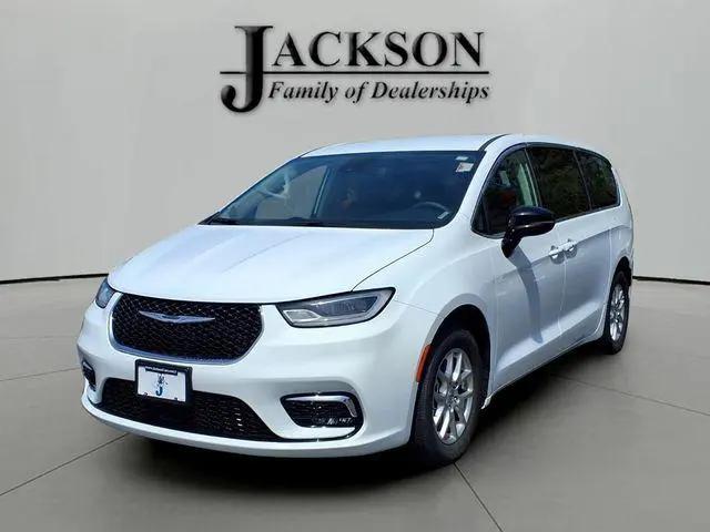 2024 Chrysler Pacifica Touring L for sale in Sullivan, IL