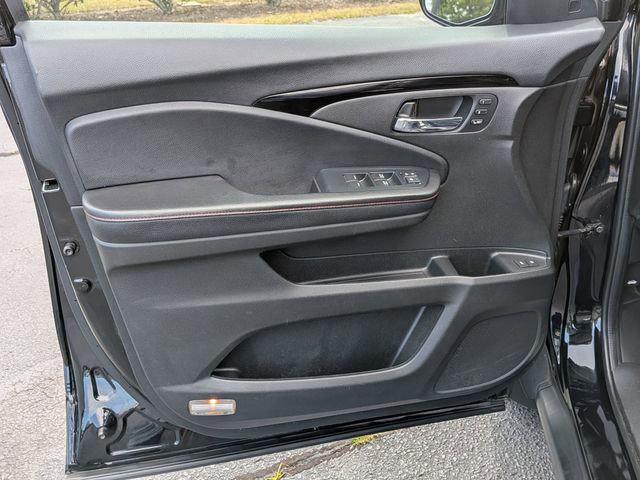 2022 Honda Pilot AWD Black Edition