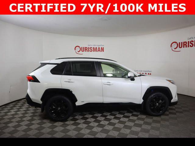 2024 Toyota RAV4 SE - Photo 11