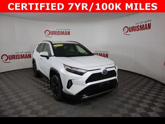 2024 Toyota RAV4 SE - Photo 13