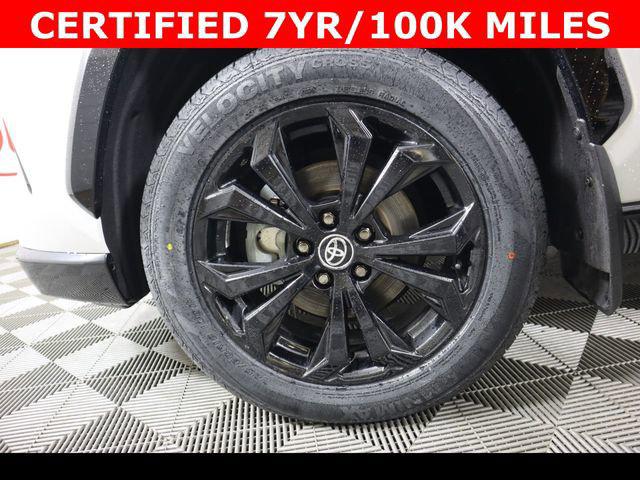 2024 Toyota RAV4 SE - Photo 27