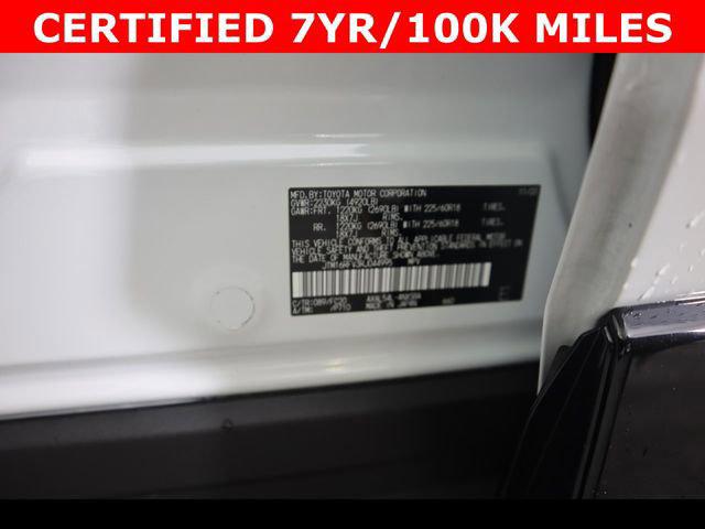 2024 Toyota RAV4 SE - Photo 28
