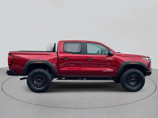 2025 GMC Canyon 4WD AT4