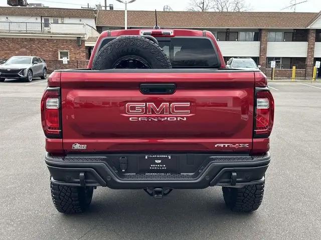 2025 GMC Canyon 4WD AT4