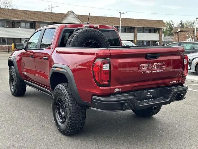 2025 GMC Canyon 4WD AT4