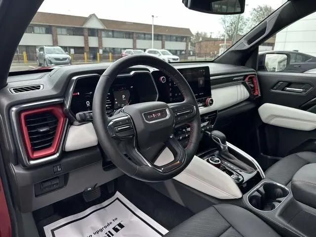 2025 GMC Canyon 4WD AT4