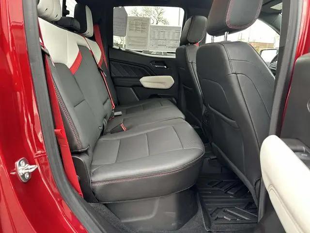 2025 GMC Canyon 4WD AT4