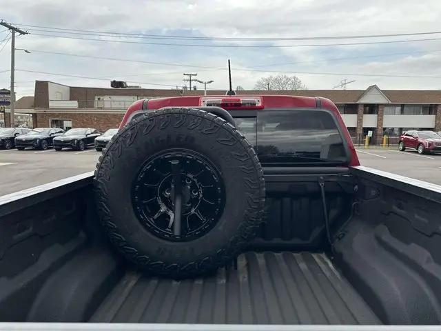 2025 GMC Canyon 4WD AT4