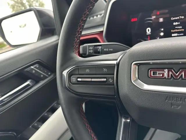 2025 GMC Canyon 4WD AT4