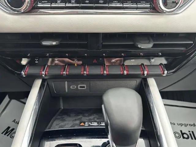 2025 GMC Canyon 4WD AT4