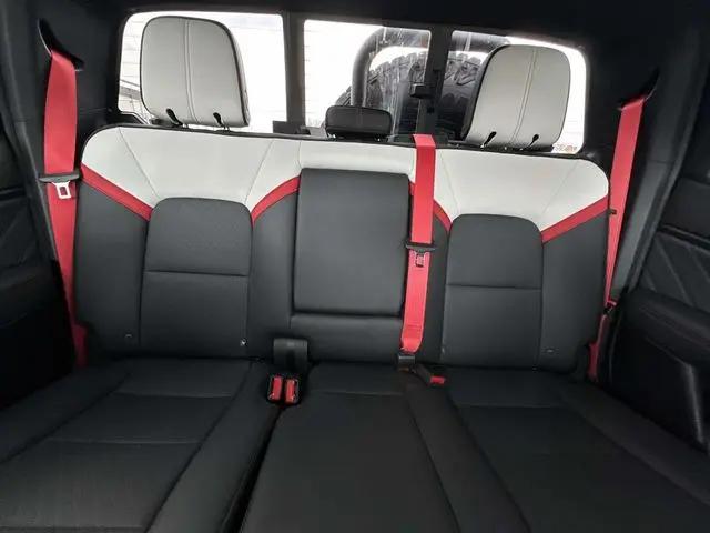 2025 GMC Canyon 4WD AT4