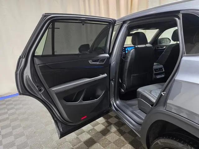 2024 Volkswagen Atlas Cross Sport 2.0T SEL Premium R-Line