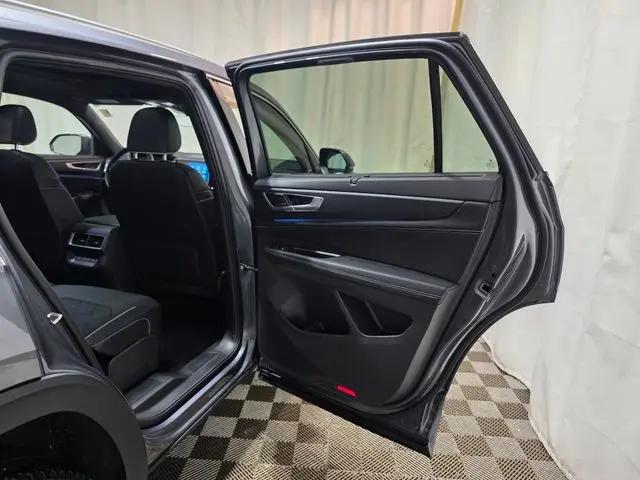 2024 Volkswagen Atlas Cross Sport 2.0T SEL Premium R-Line