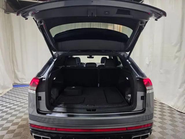 2024 Volkswagen Atlas Cross Sport 2.0T SEL Premium R-Line