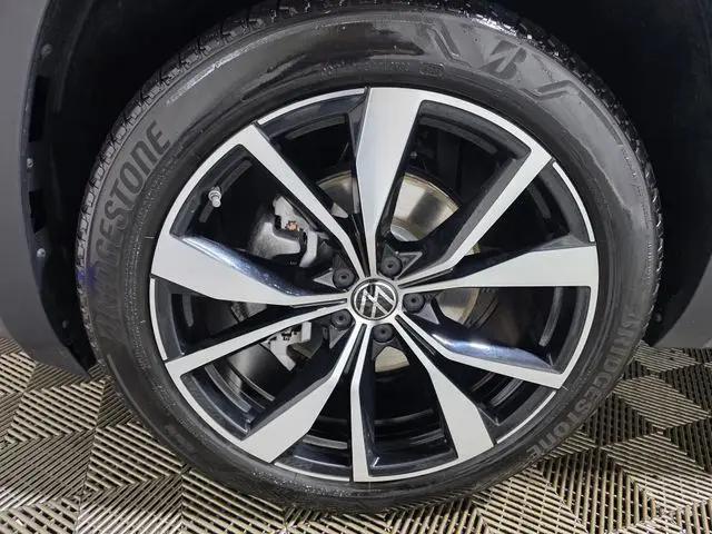 2024 Volkswagen Atlas Cross Sport 2.0T SEL Premium R-Line