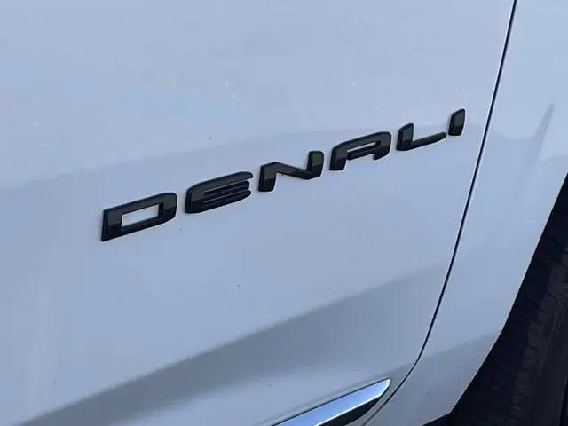 2023 GMC Yukon 4WD Denali