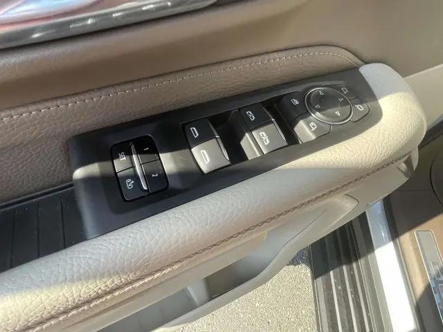 2023 GMC Yukon 4WD Denali