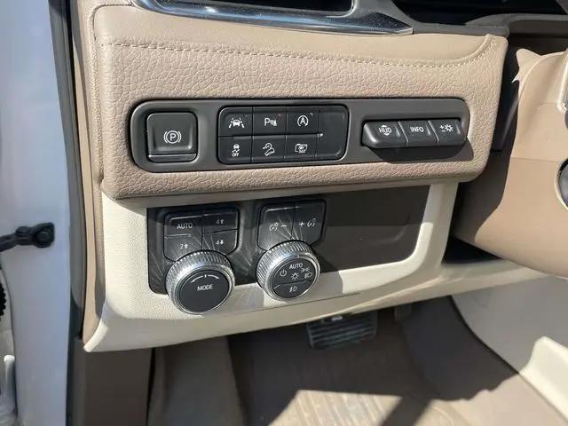 2023 GMC Yukon 4WD Denali