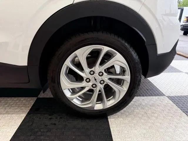 2027 Chevrolet Bolt LT FWD