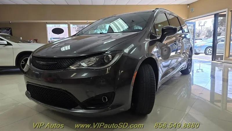 2019 Chrysler Pacifica Touring L