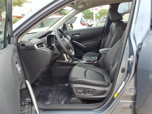 2025 Toyota Corolla Cross XLE