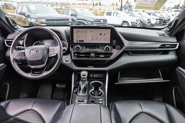 2023 Toyota Highlander XSE