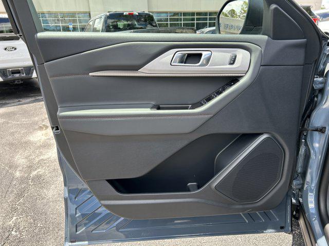 2026 Ford Explorer Active w/200A Pkg RWD
