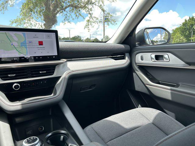 2026 Ford Explorer Active w/200A Pkg RWD