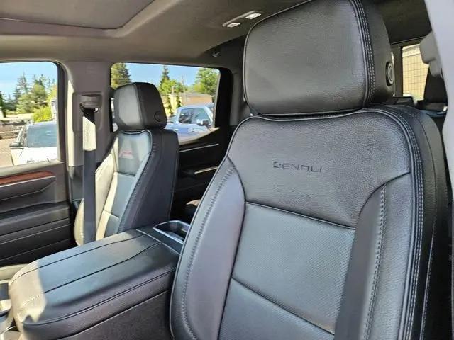 2025 GMC Sierra 1500 4WD Crew Cab Short Box Denali