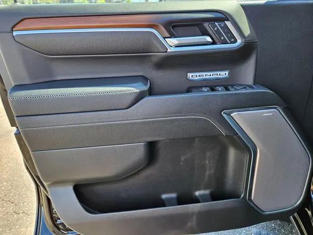 2025 GMC Sierra 1500 4WD Crew Cab Short Box Denali