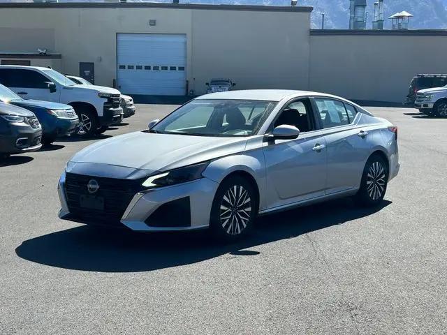 2023 Nissan Altima SV FWD