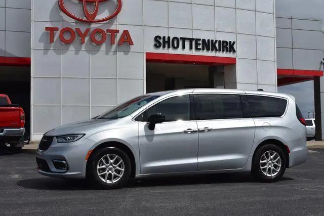 2024 Chrysler Pacifica Touring L for sale in Quincy, IL