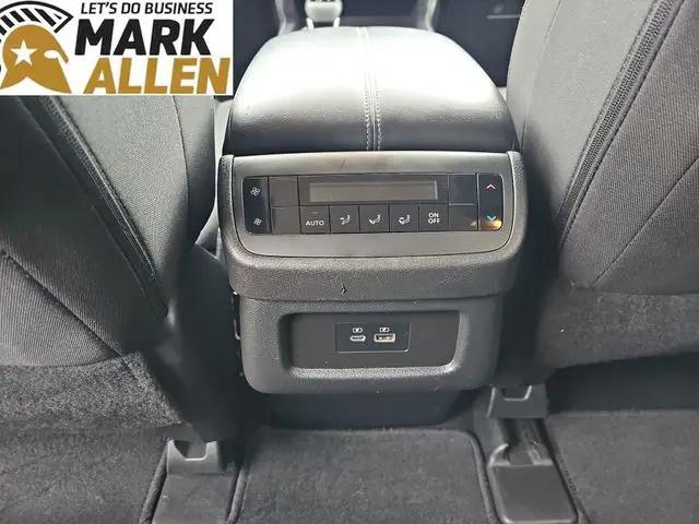2025 Nissan Pathfinder SV FWD