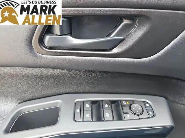 2025 Nissan Pathfinder SV FWD