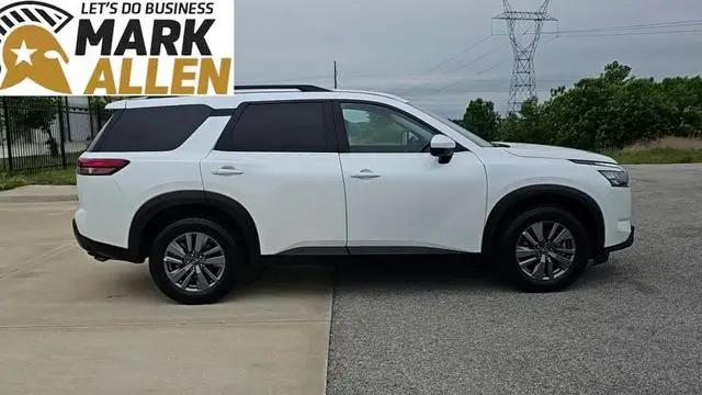 2025 Nissan Pathfinder SV FWD