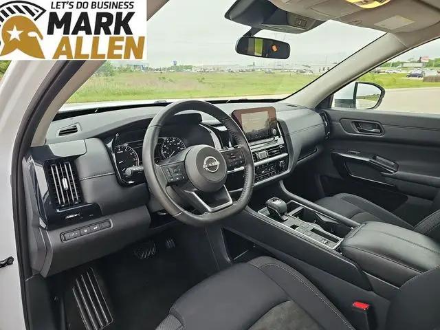 2025 Nissan Pathfinder SV FWD