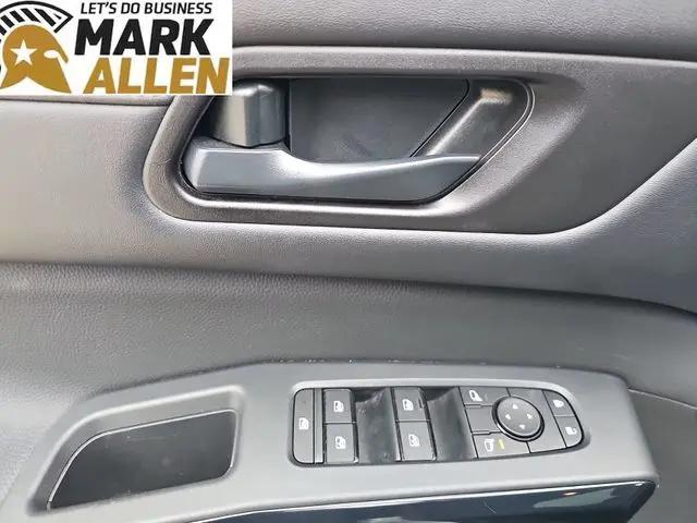 2025 Nissan Pathfinder SV FWD