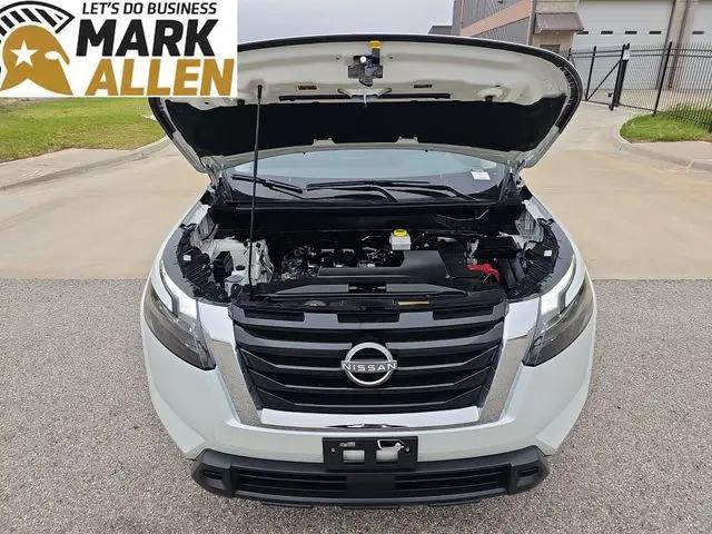 2025 Nissan Pathfinder SV FWD