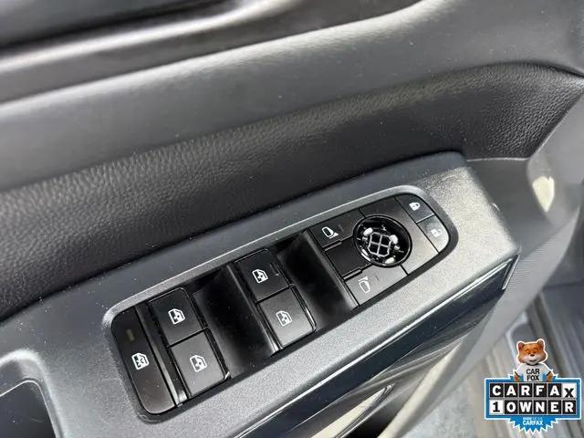 2024 Nissan Pathfinder SV FWD