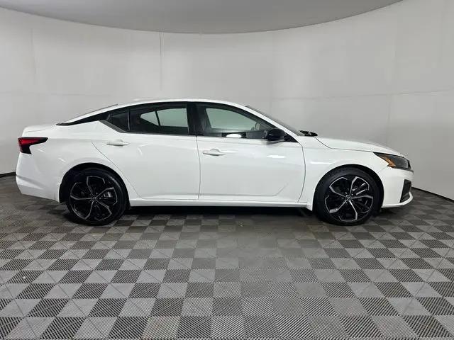 2023 Nissan Altima SR Intelligent AWD