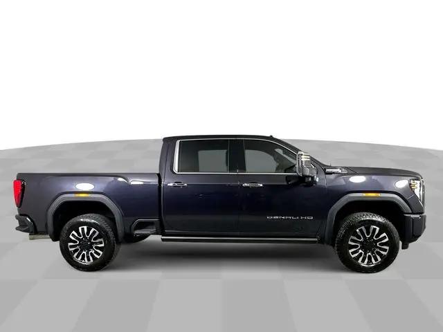 2026 GMC Sierra 2500HD Crew Cab, Standard Bed, Denali Ultimate, 4WD