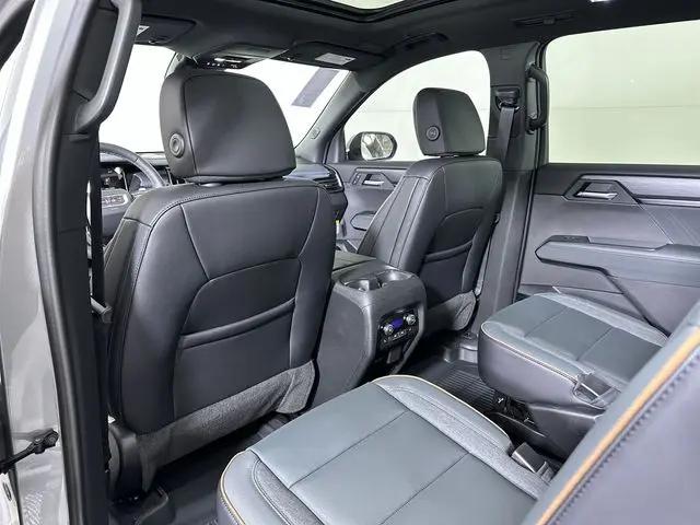 2026 GMC Acadia AT4 AWD
