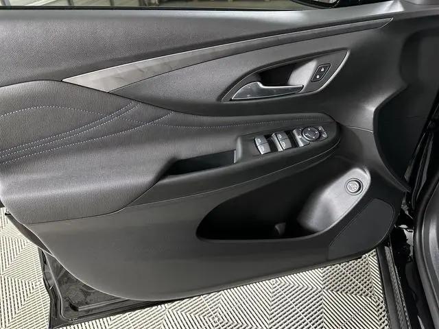 2026 Buick NV Sport Touring FWD