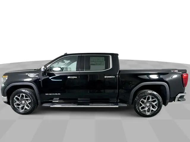 2026 GMC Sierra 1500 Crew Cab, Short Bed, SLT, 4WD